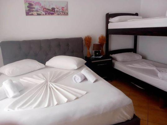 Vila Shuka Ksamil Sarande Ngoại thất bức ảnh